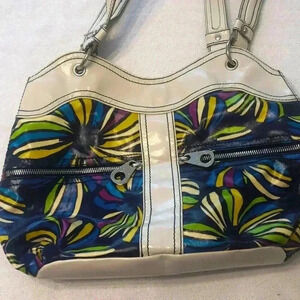 Relic brand pocketbook.